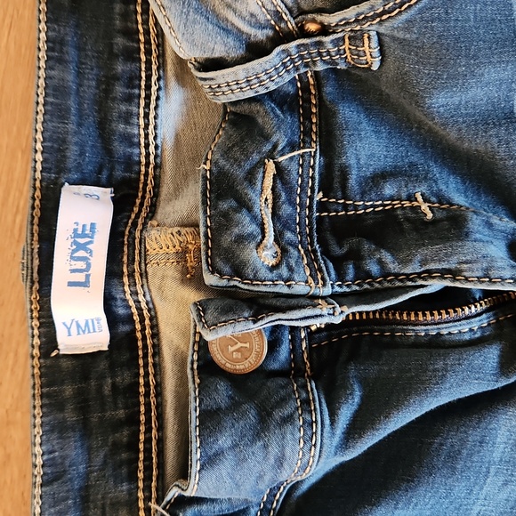 Distressed Skinny Jeans - Picture 4 of 5